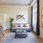 Appartement Exclusive & Spacious W/ 4bedrm 2bathrm