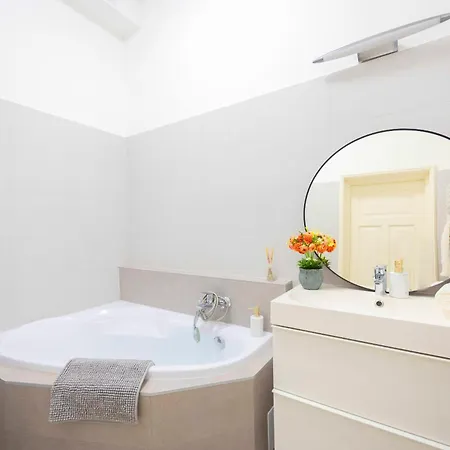Apartamento Exclusive & Spacious W/ 4bedrm 2bathrm *