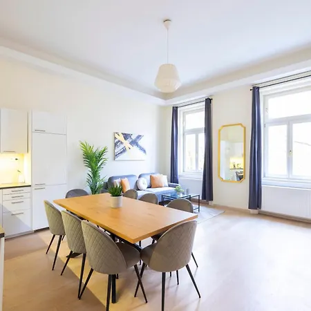 Apartamento Exclusive & Spacious W/ 4bedrm 2bathrm
