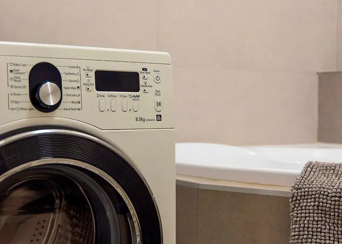 Apartment Exclusive & Spacious W/ 4bedrm 2bathrm Budapest