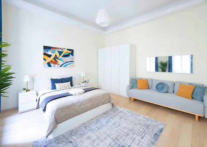 Exclusive & Spacious W/ 4bedrm 2bathrm Apartament Budapeszt