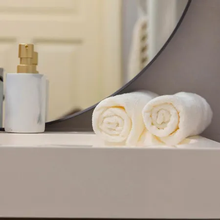 Exclusive & Spacious W/ 4bedrm 2bathrm Apartment