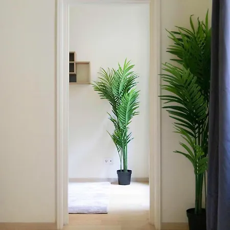 Exclusive & Spacious W/ 4bedrm 2bathrm Budapest