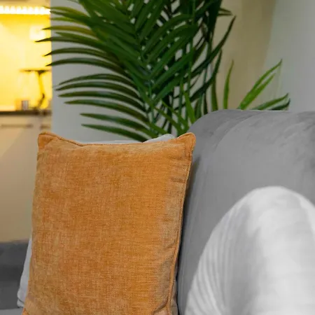 Exclusive & Spacious W/ 4bedrm 2bathrm Apartment