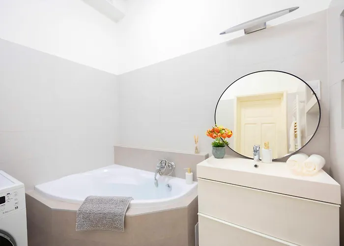 Διαμέρισμα Exclusive & Spacious W/ 4bedrm 2bathrm *