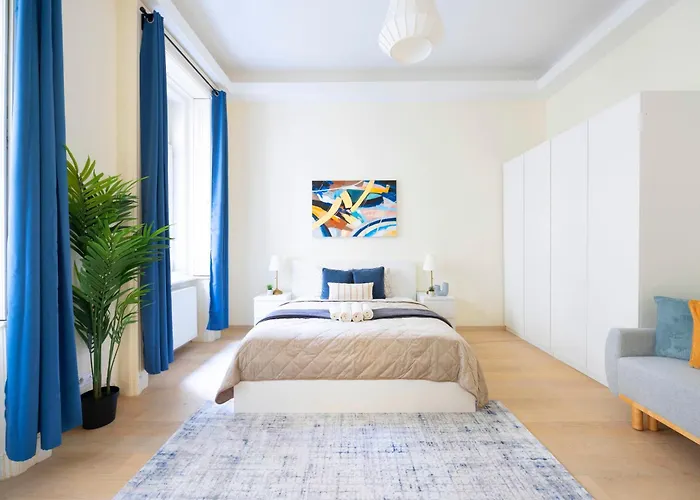 Exclusive & Spacious W/ 4bedrm 2bathrm Διαμέρισμα *