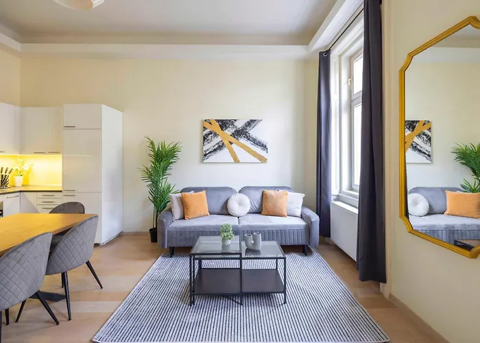 Διαμέρισμα Exclusive & Spacious W/ 4bedrm 2bathrm